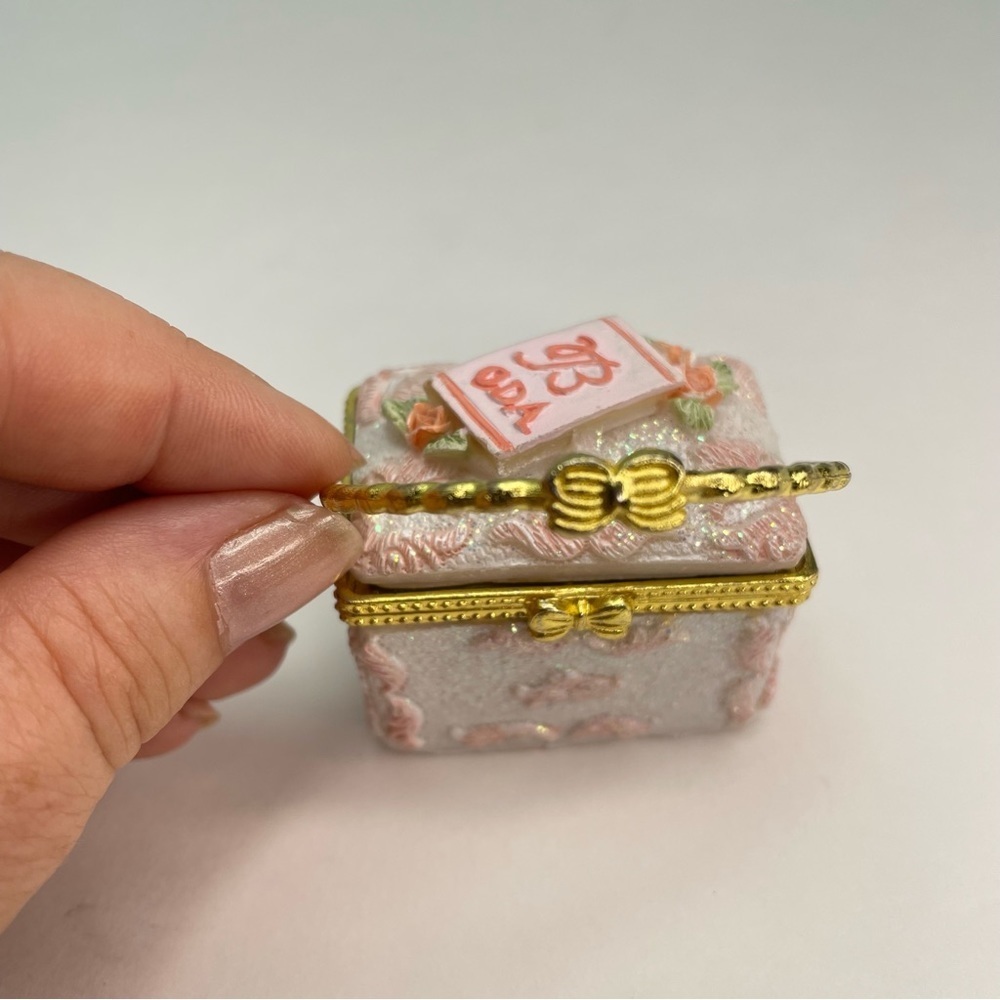 Ring Trinket Box - Picture 5 of 7